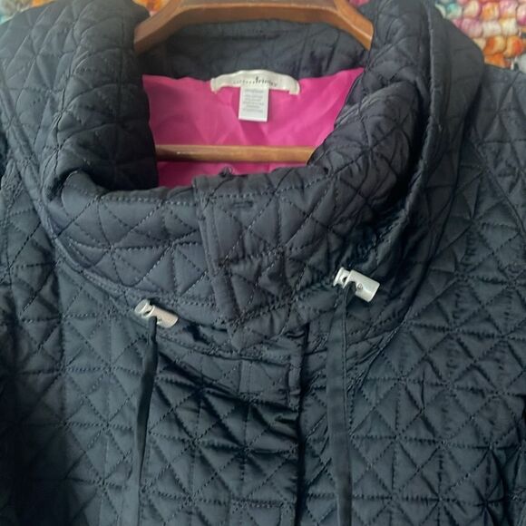 Adorable cropped quilted jacket with belt. This jacket is so cute! - Picture 6 of 8
